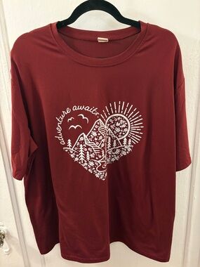 SHEIN Maroon Short Sleeve Graphic Tee - White Print